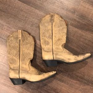 Ariat Cowgirl boots